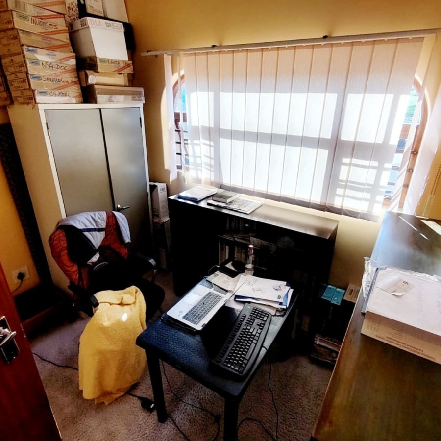 6 Bedroom Property for Sale in Baysville Eastern Cape